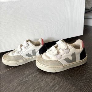 VEJA Kids shoes